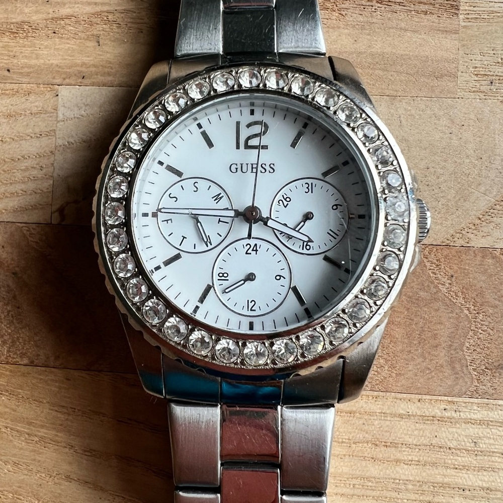 Guess waterpro ladies stainless steel sporty watch NEW BATTERY